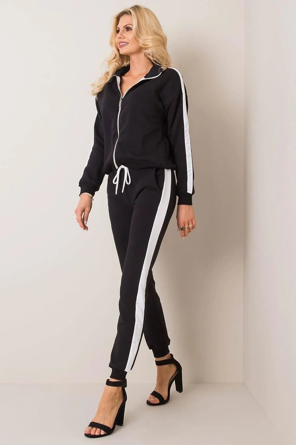 Women’s Sporty Zip Sweatshirt and Tapered Pants Set
