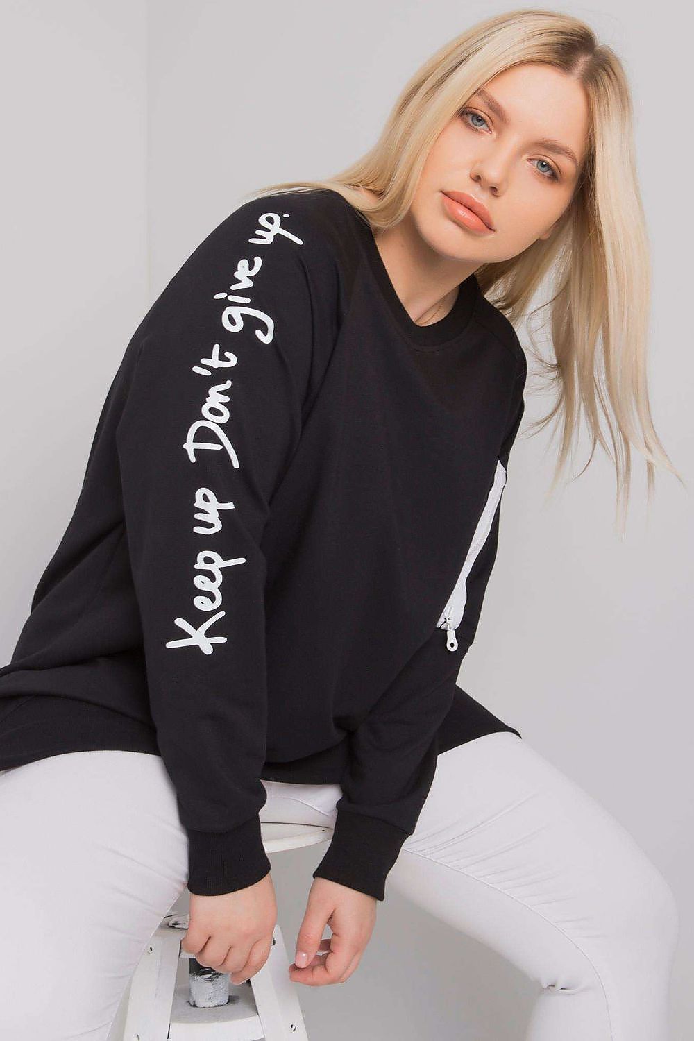 Women's Sweatshirt - Crew-Neck With Oversized Fit