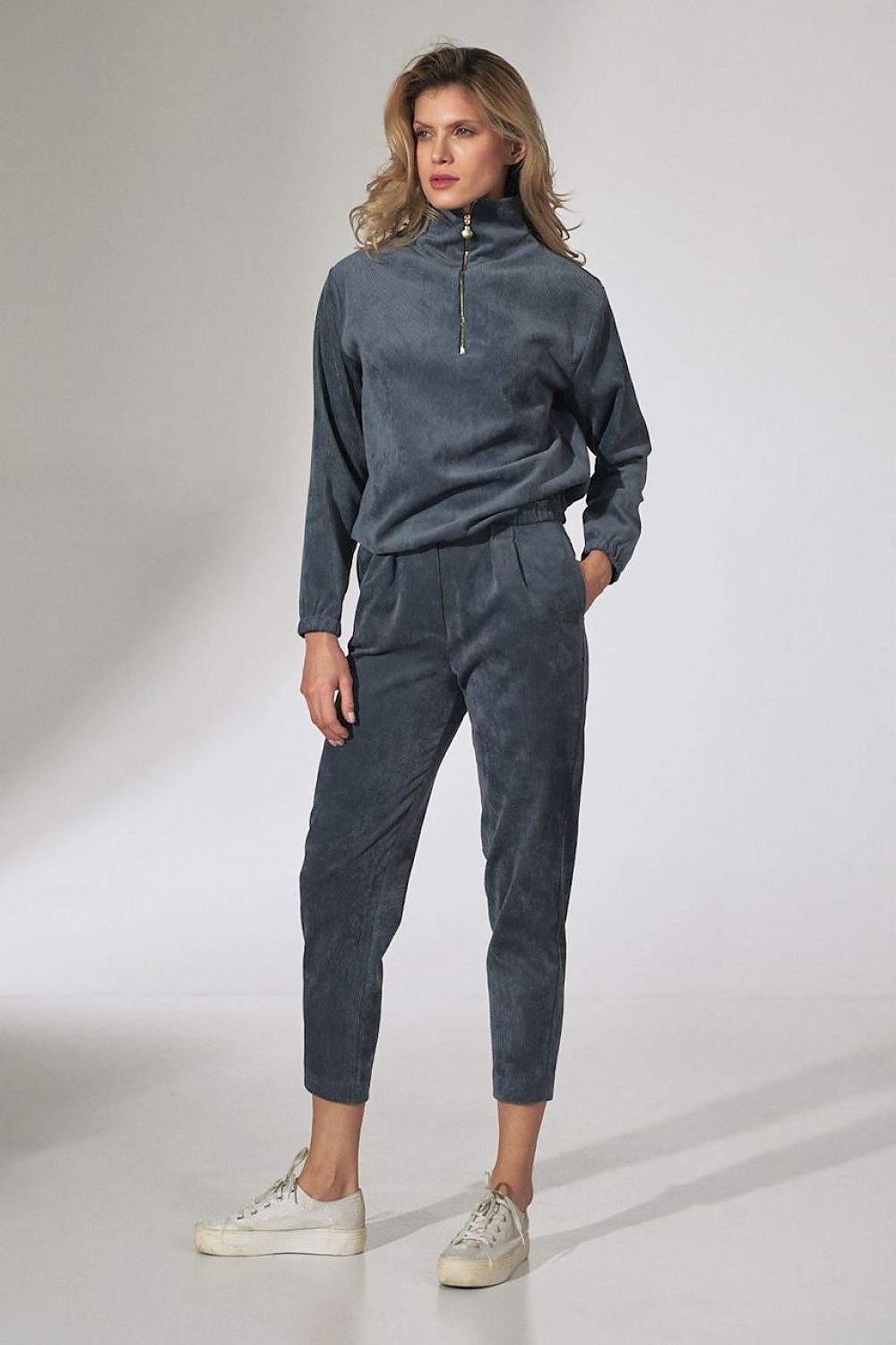 Women's Sweatshirt - Mock-Neck With Regular Fit