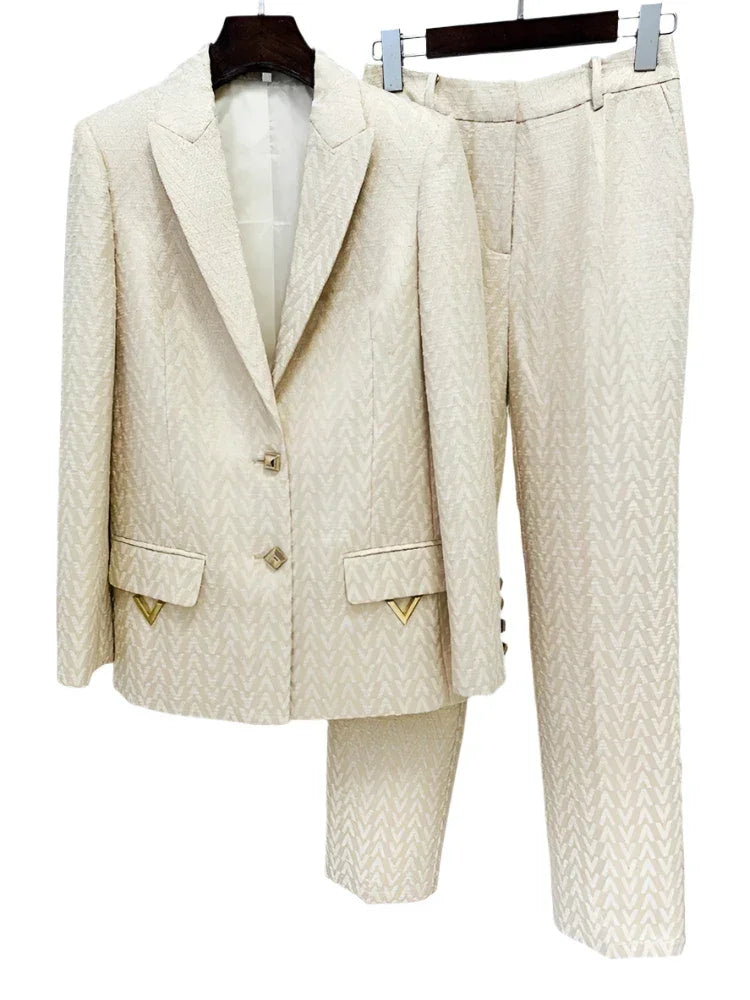 Chic, Elegant, Professional Women's Pant Suit - Geometric Single-Breasted