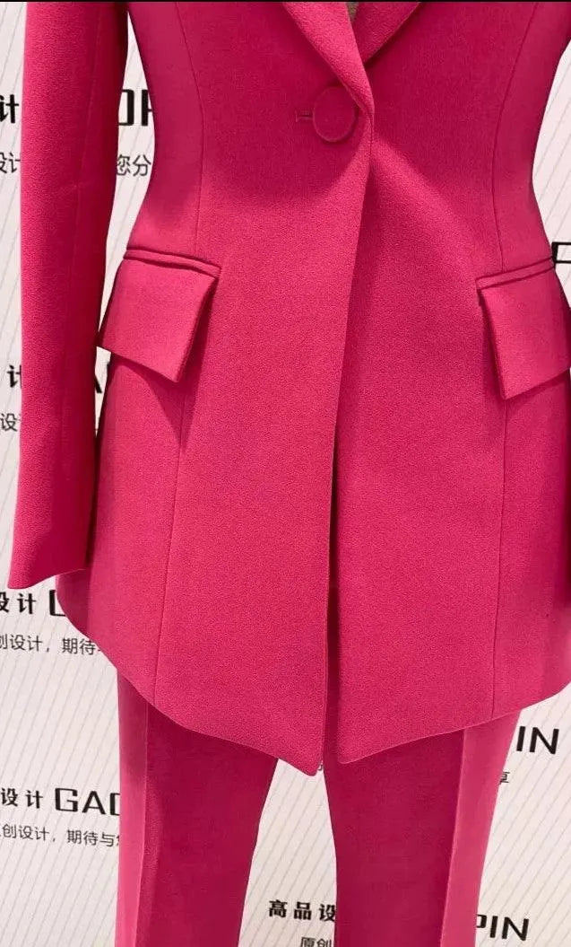 Chic, Elegant Women's Pant Suit - Solid One-Button