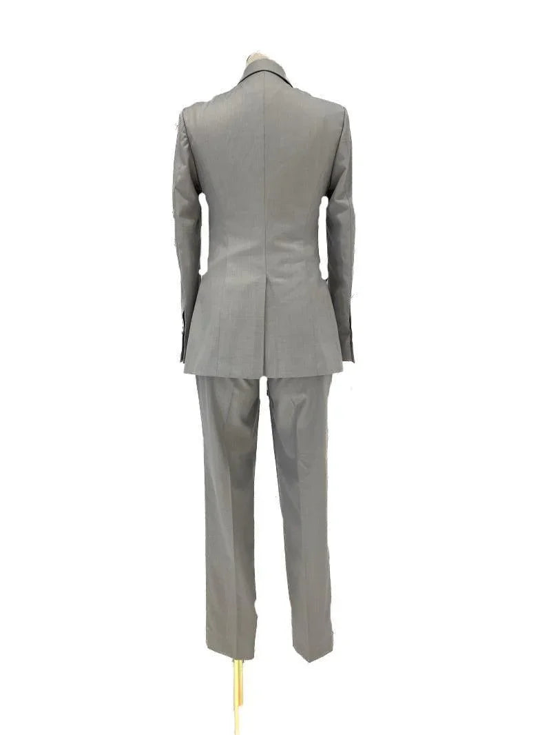 Chic, Professional Women's Pant Suit - Solid Single-Breasted, Light Grey