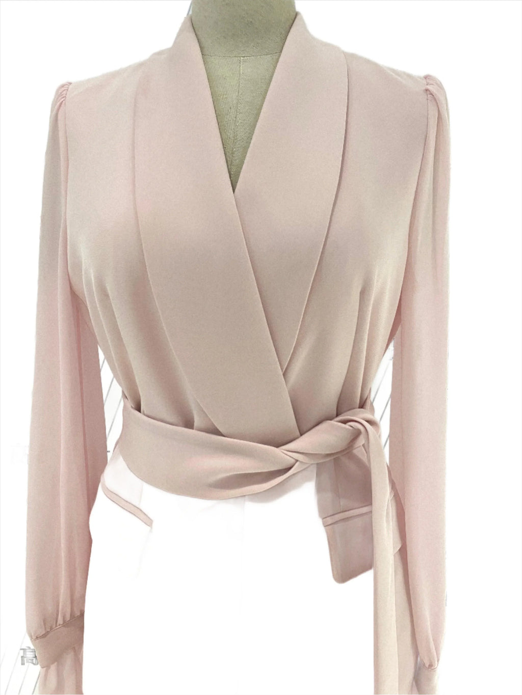 Chic Women's Pant Suit - Solid Double-Breasted