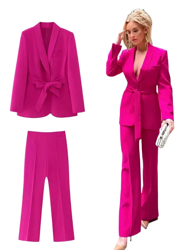 Chic Women's Pant Suit - Solid Single-Breasted