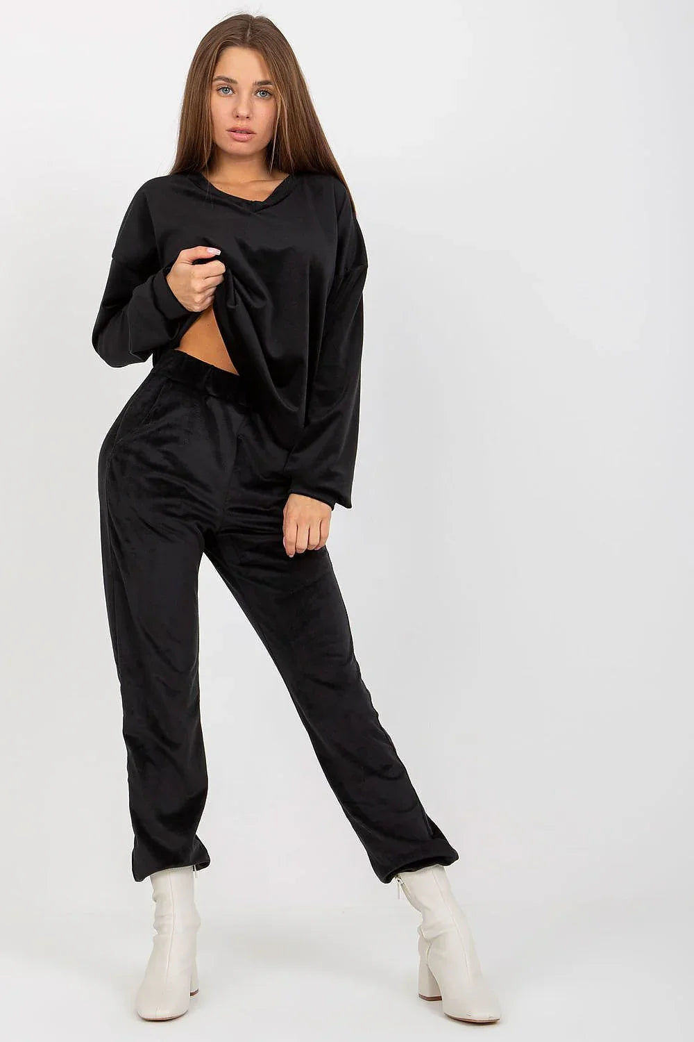 Women's Sweatshirt - V-neck With Regular Fit