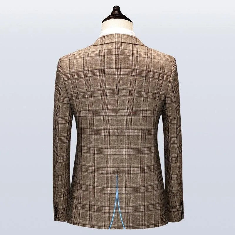 Elegant, Professional Men’s Suit - Plaid Single-Breasted