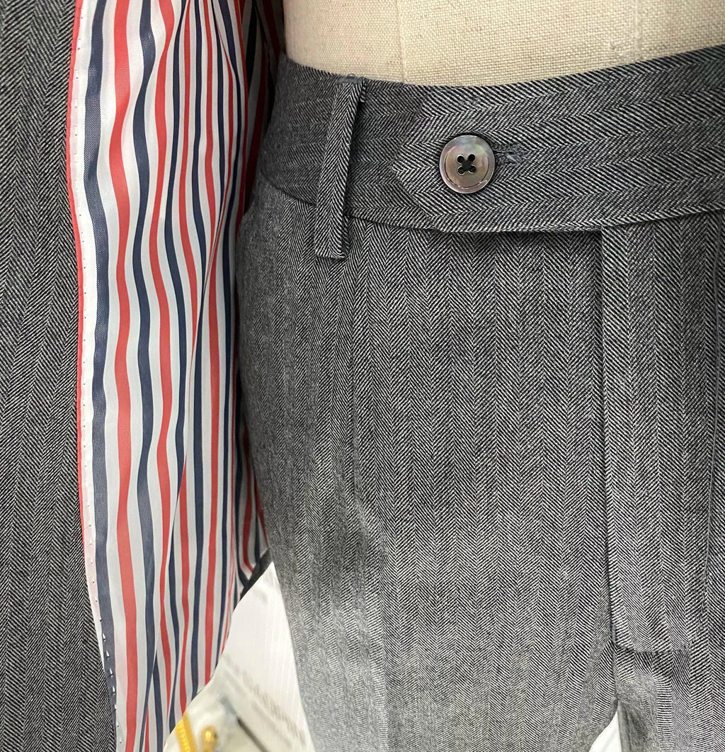 Elegant Women's Pant Suit - Solid One-Button