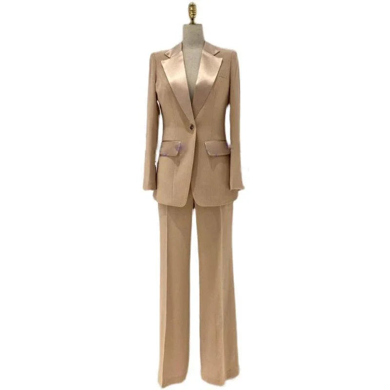 Elegant Women's Pant Suit - Solid Single-Breasted