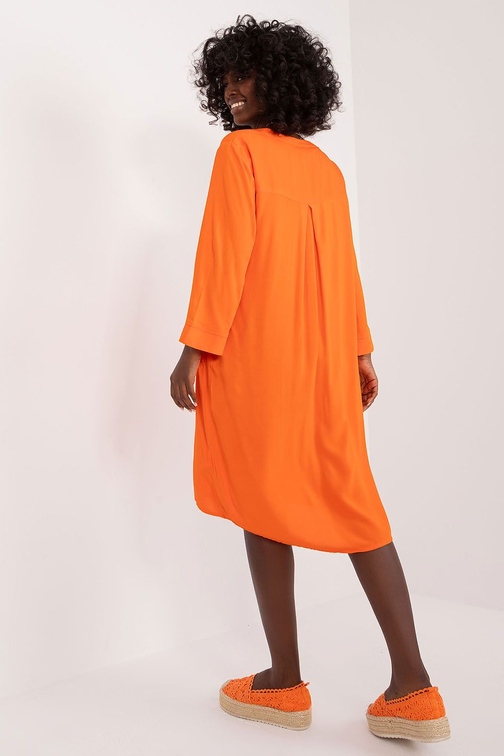 Everyday Oversized V-Neck Dress – Lightweight Viscose, Below-Knee | GUOCALI – view 3