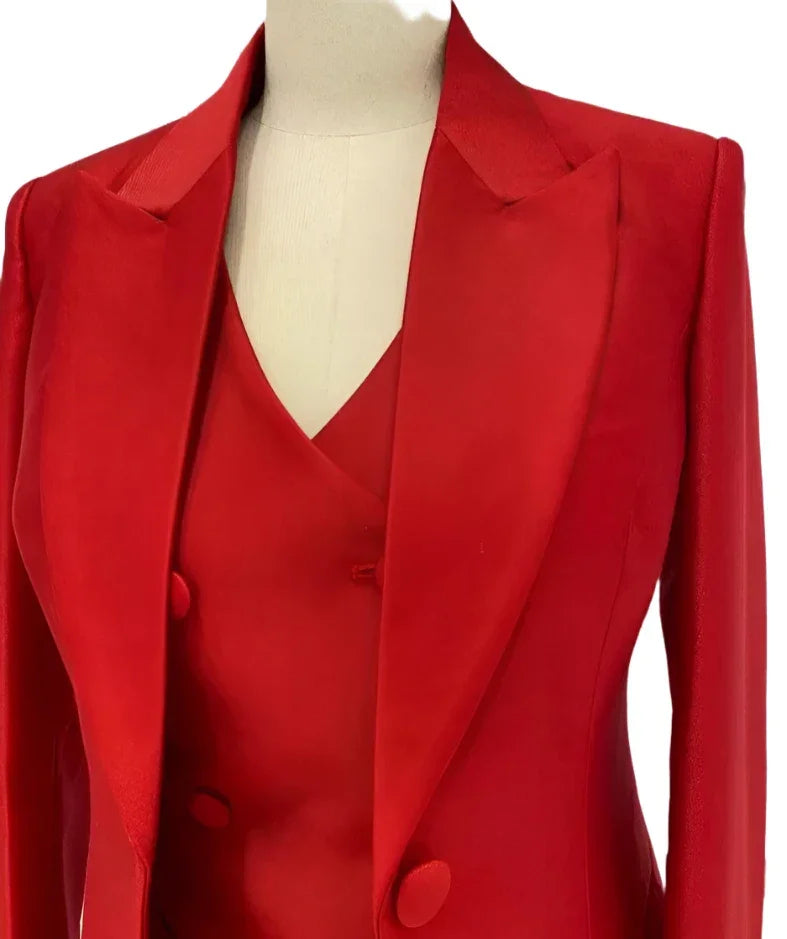 Chic Women's Pant Suit - Solid Single-Breasted