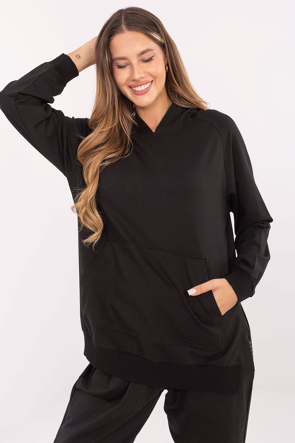 Women's hoodie black oversized kangaroo pocket front view