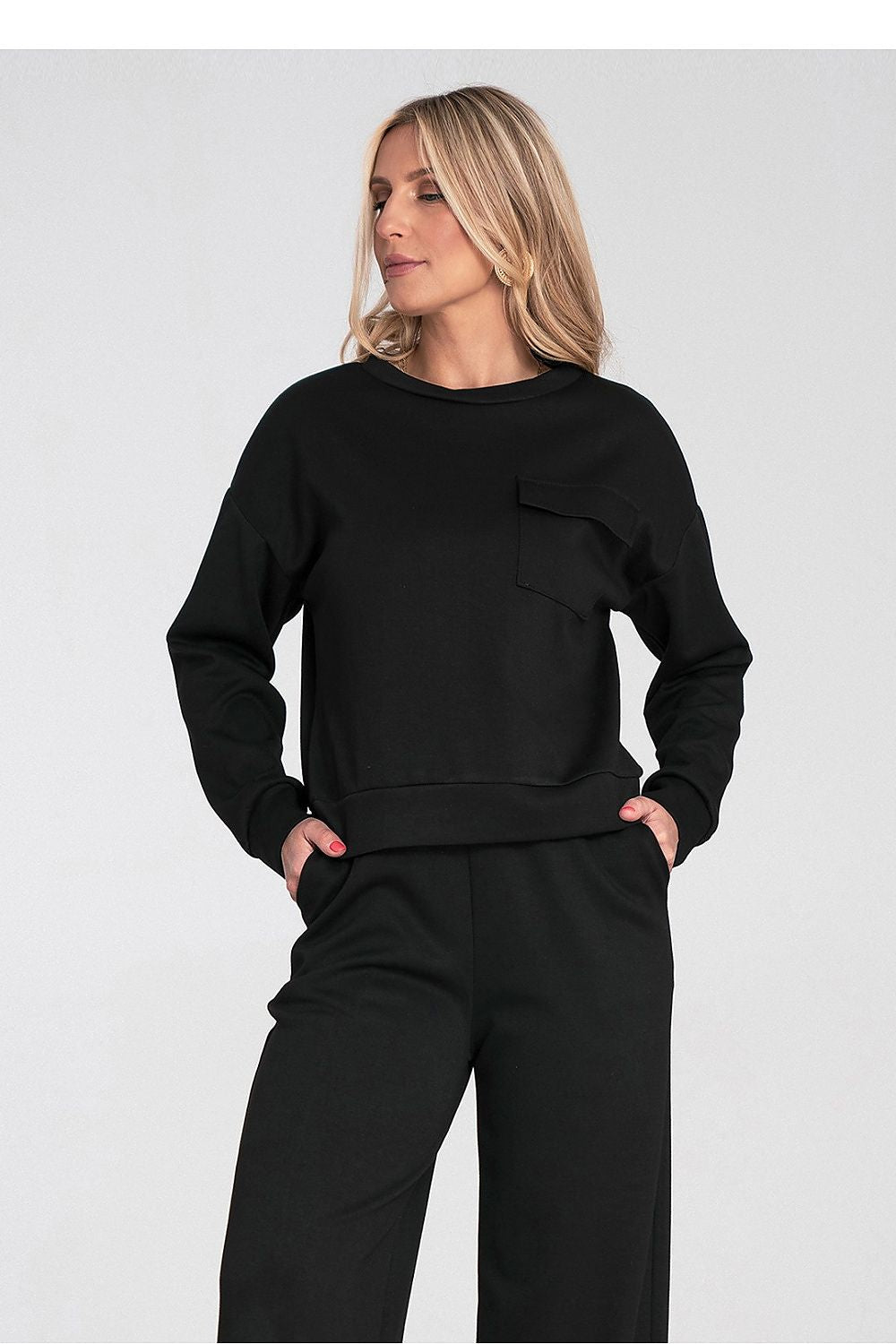 Women's sweatshirt black long sleeves casual view