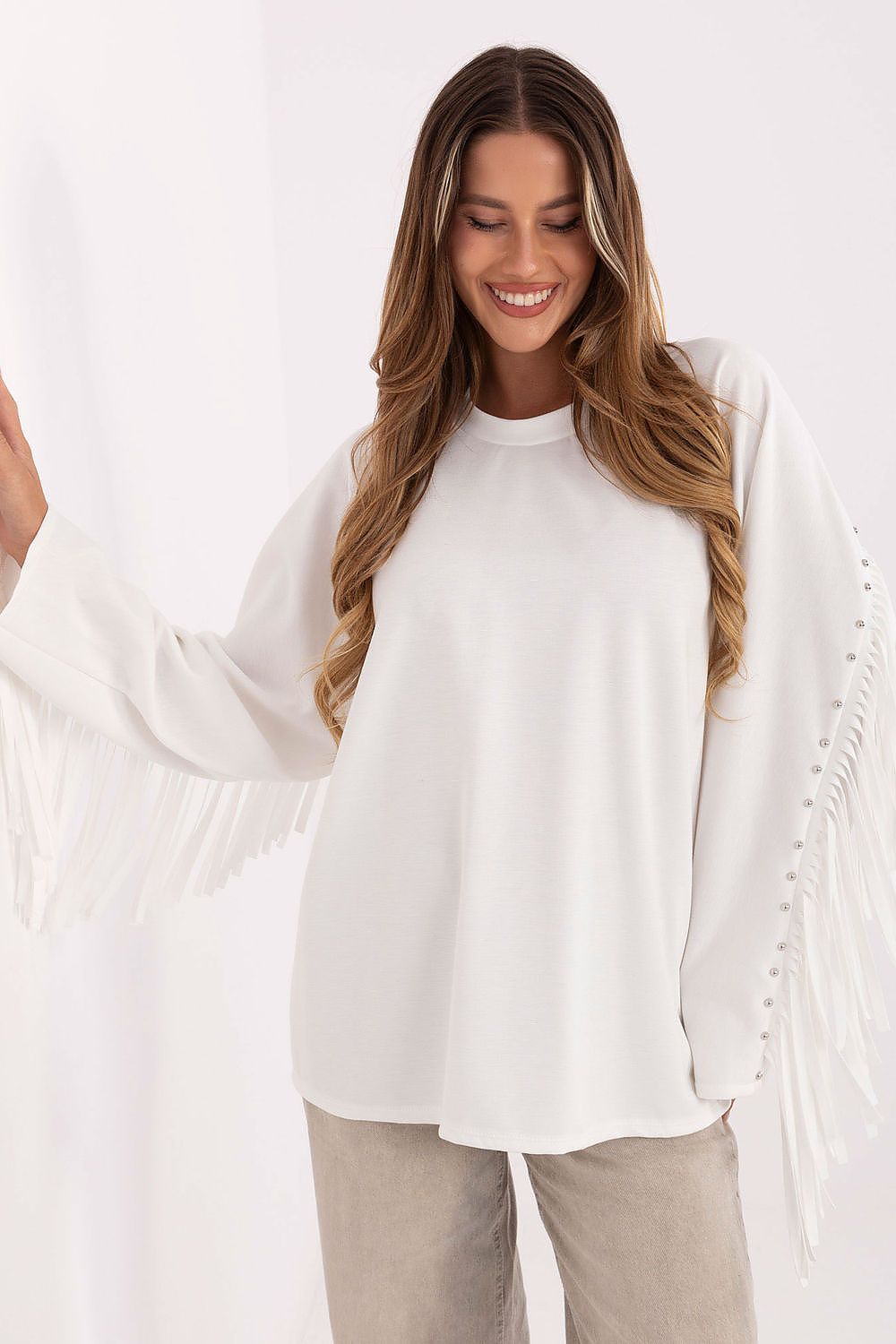 Women's sweatshirt white crew neck relaxed front view