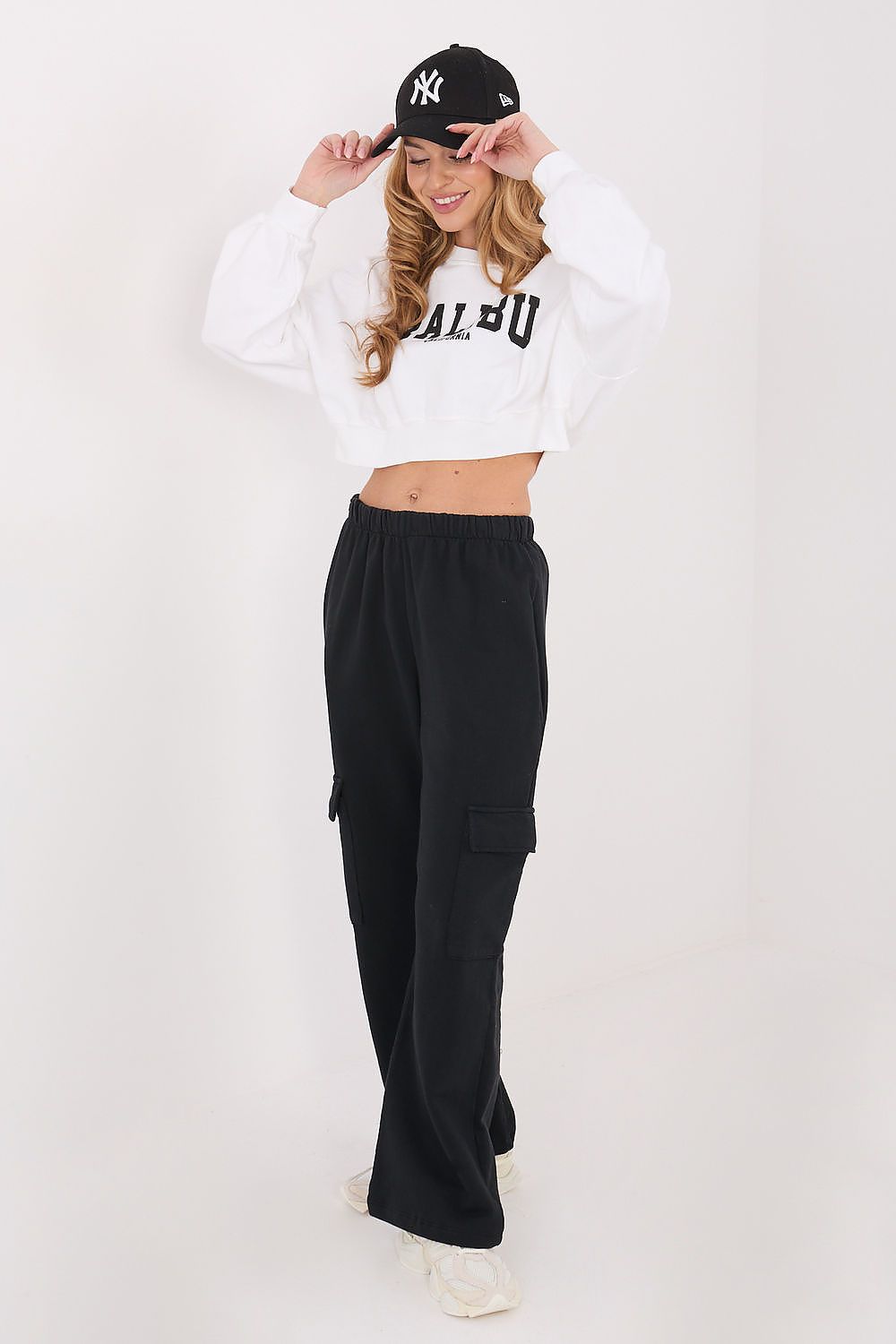 Women's sweatshirt beige crew neck side view