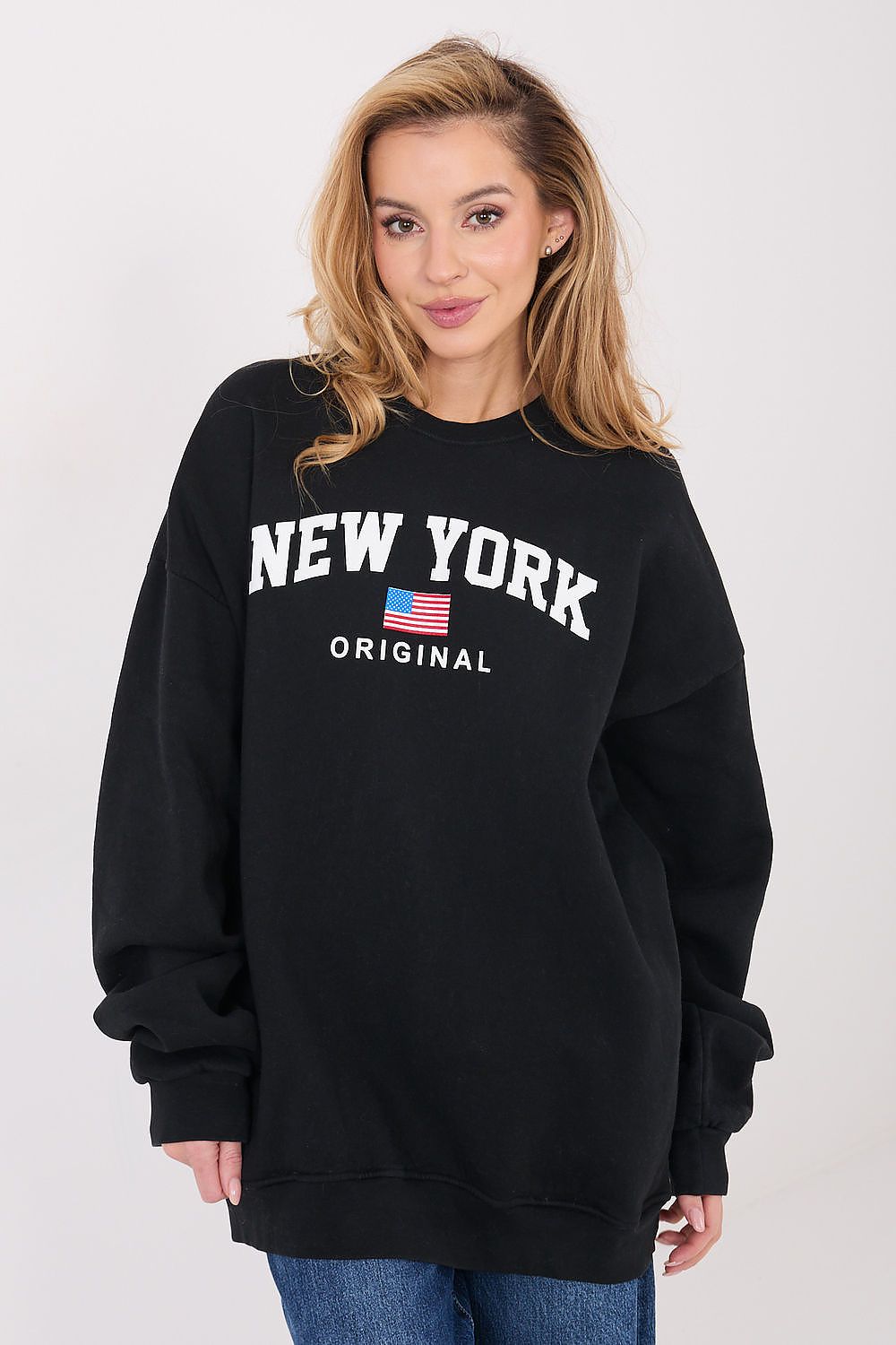 Women's sweatshirt black oversized letter print front view