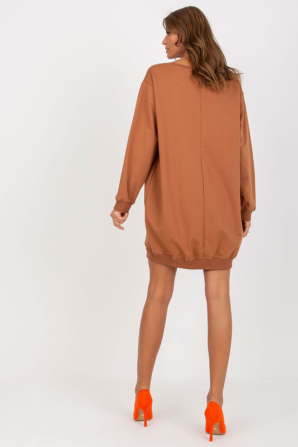 Women's sweatshirt brown everyday outfit view
