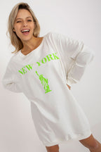 Women's sweatshirt green long sleeves styled view