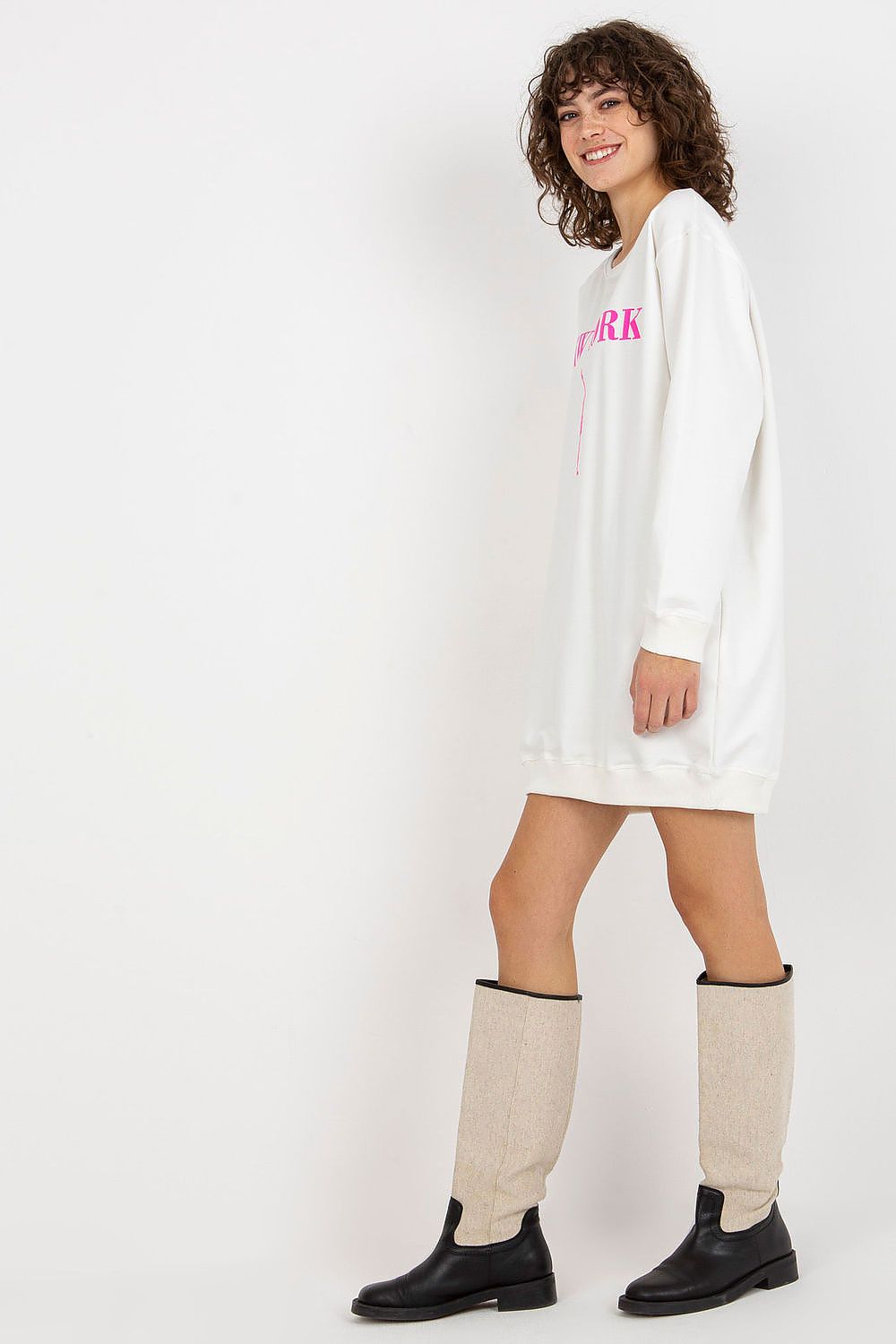 Women's sweatshirt pink long sleeves styled view