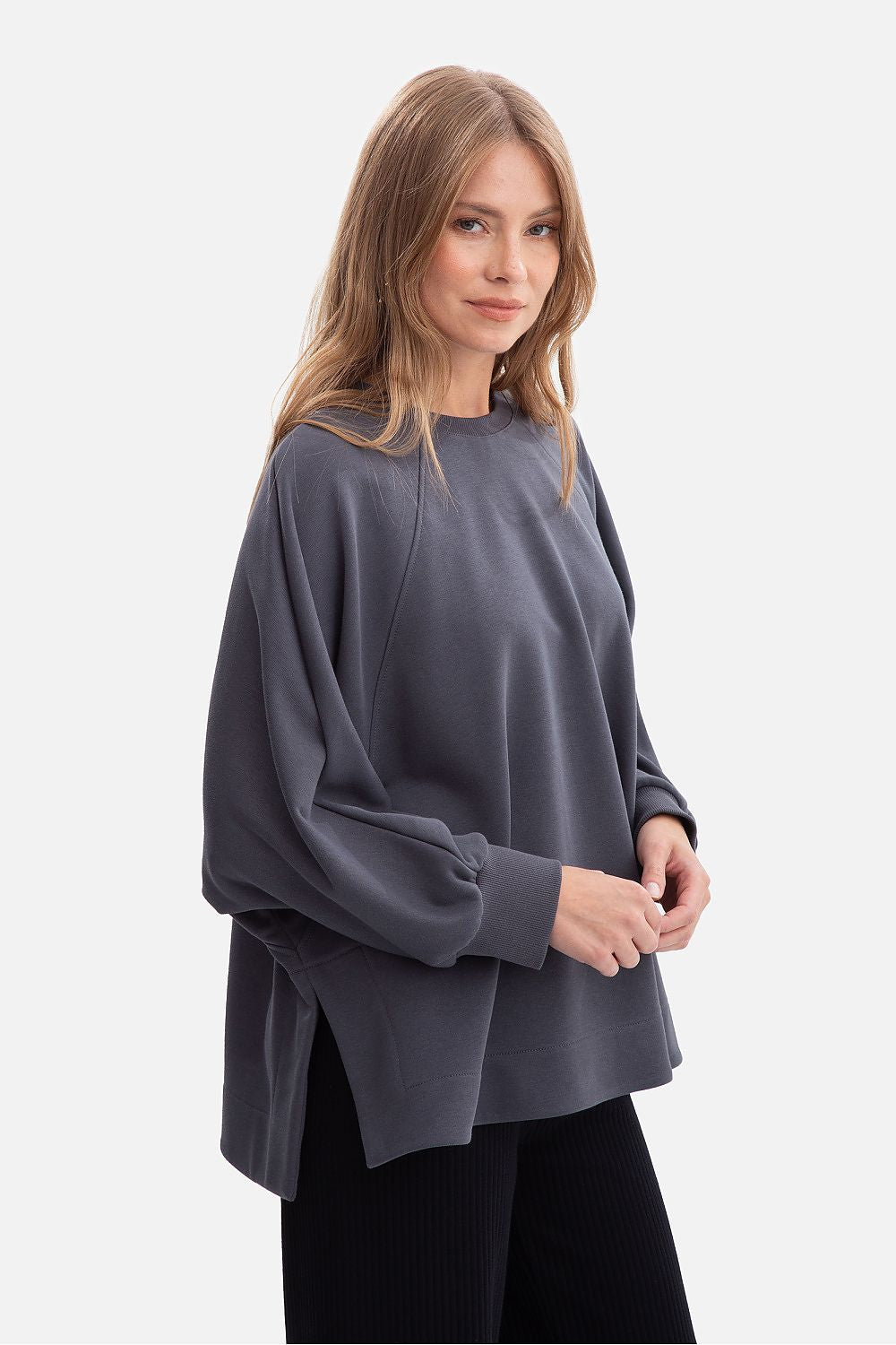 Women's sweatshirt grey oversized raglan front view