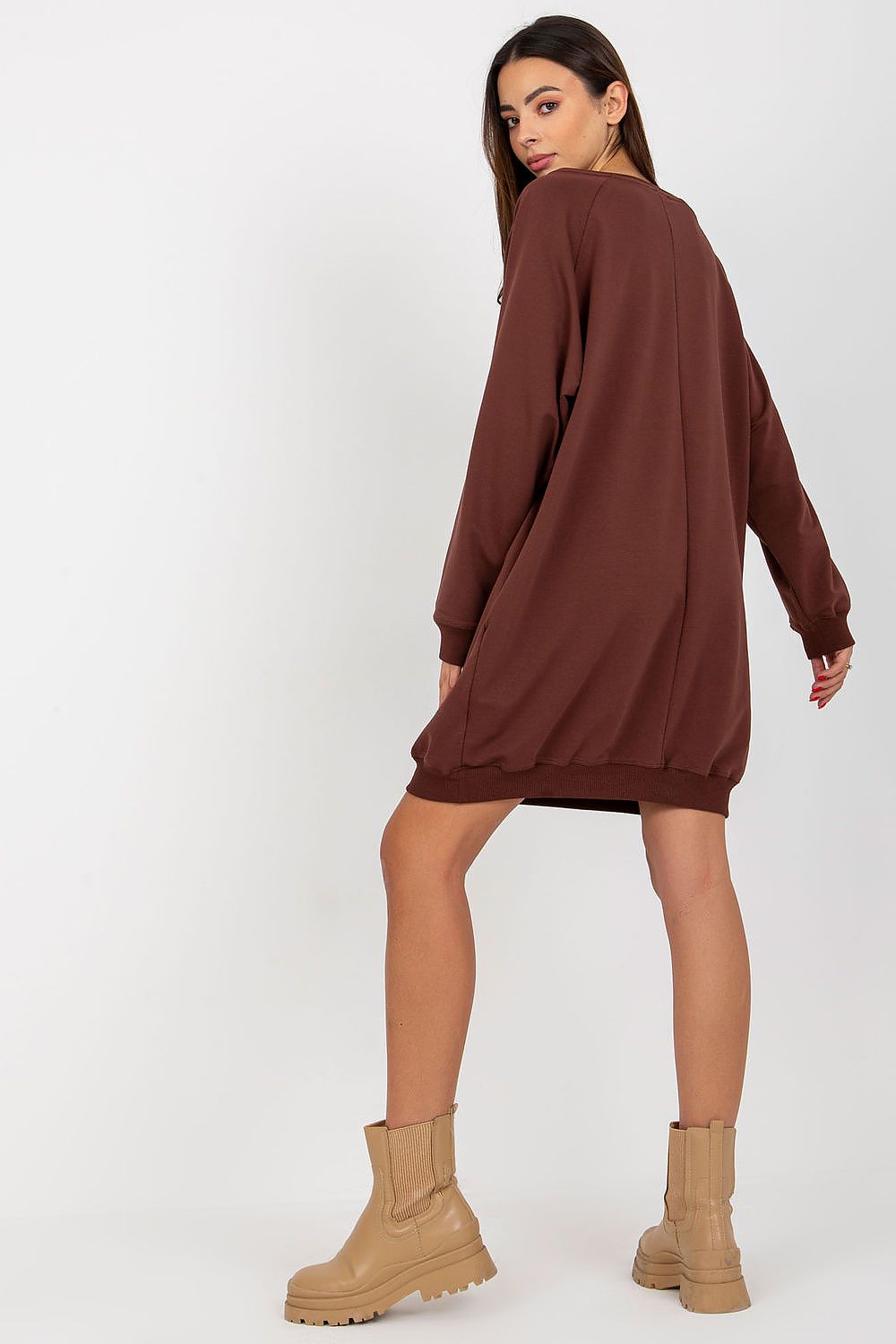 Women's sweatshirt brown raglan sleeves casual look
